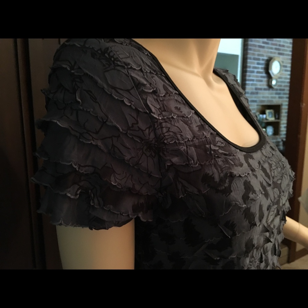 Gray and black ruffled short sleeve blouse